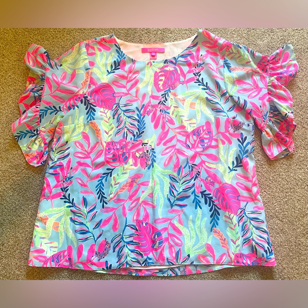 Women Lilly Pulitzer Top - flutter sleeves - Large